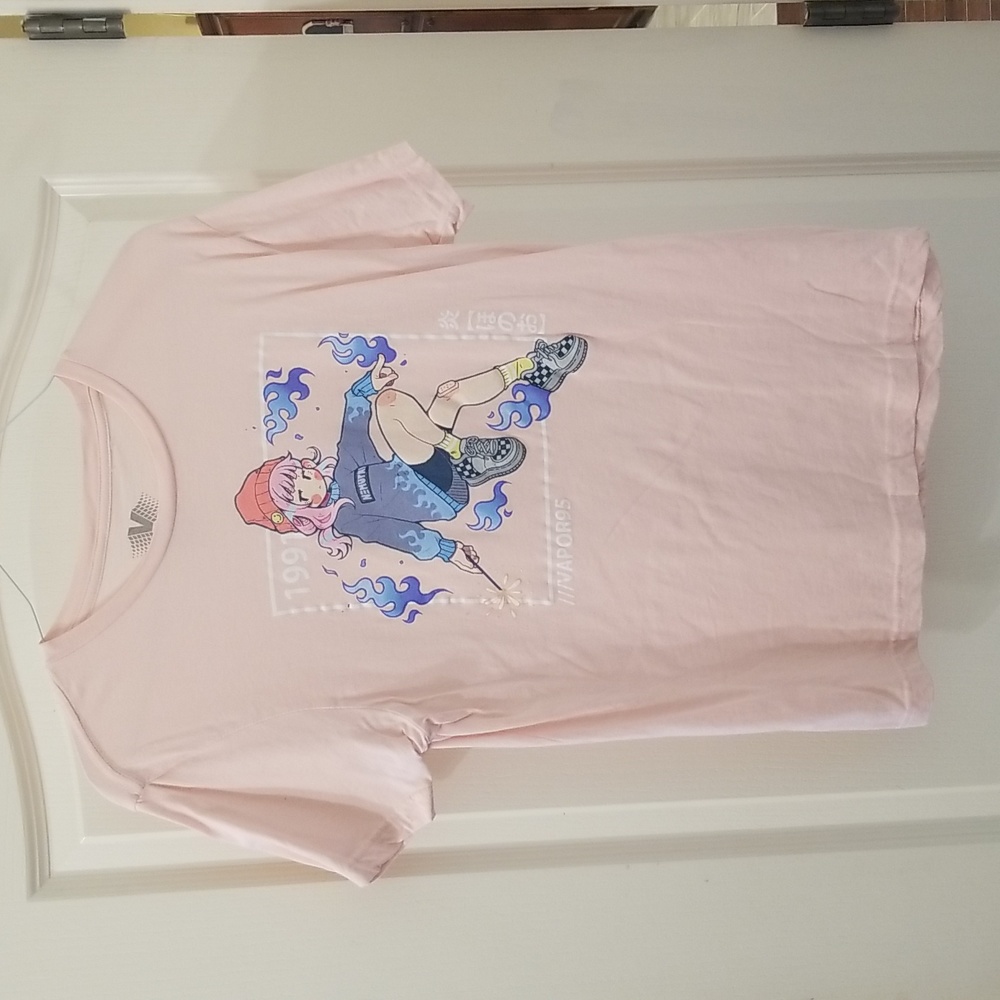 Vapor95 Pink Graphic T-Shirt Size M